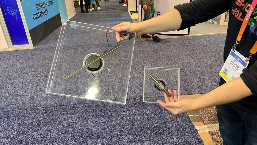 RGB-подсветка выходит на новый уровень: на CES 2023 представили голографические панели для ПК