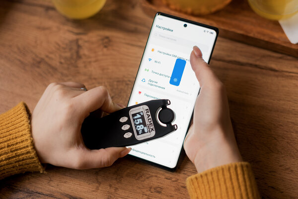Этот смартфон будто отфотошопленный. Каково с Tecno Phantom X2 в реальной жизни — Экран. 2
