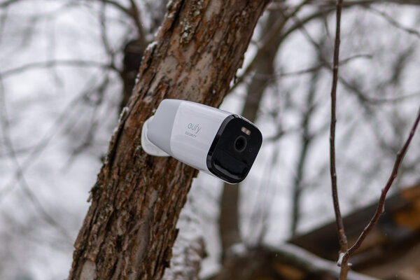Эта камера не нуждается в зарядке и Wi-Fi. Обзор Eufy 4G LTE Starlight Camera