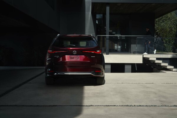 Представлен Mazda CX-90: флагманский гибридный кроссовер с самым мощным серийным мотором Mazda