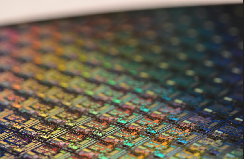 Продажи чипов достигли исторического максимума: 574 млрд долларов за 2022 год