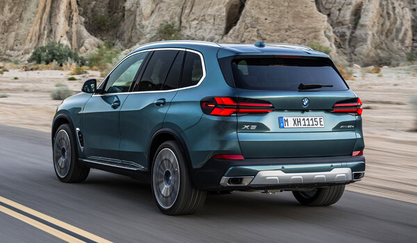BMW обновила кроссоверы X5 и X6: новые двигатели и салон, внешне — мало изменений