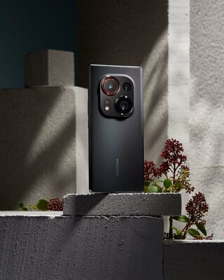 В России начались продажи флагмана Tecno Phantom X2 Pro с выдвижным портретным объективом