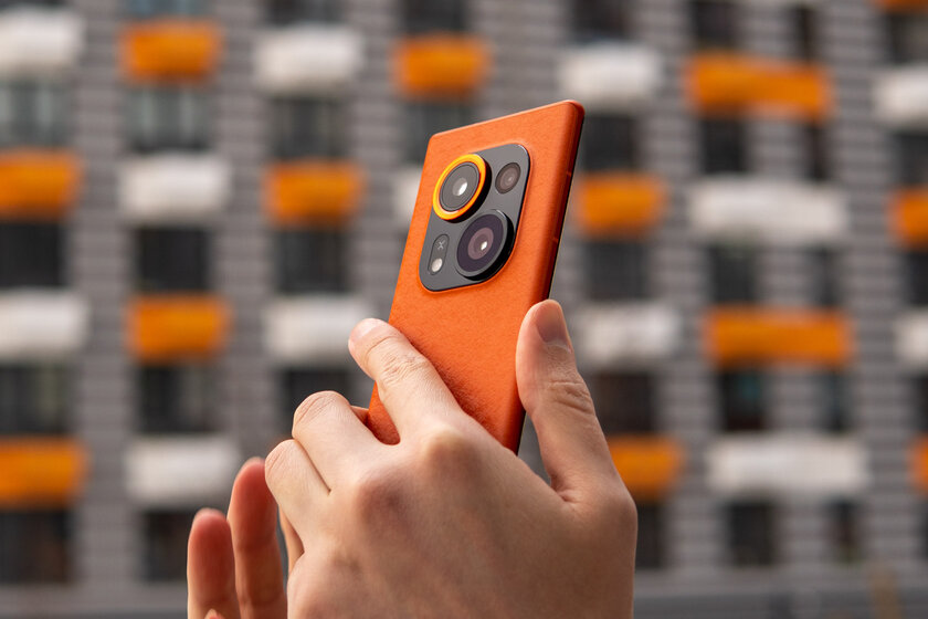 Камера этого смартфона выезжает как у фотоаппарата. Обзор TECNO PHANTOM X2 Pro
