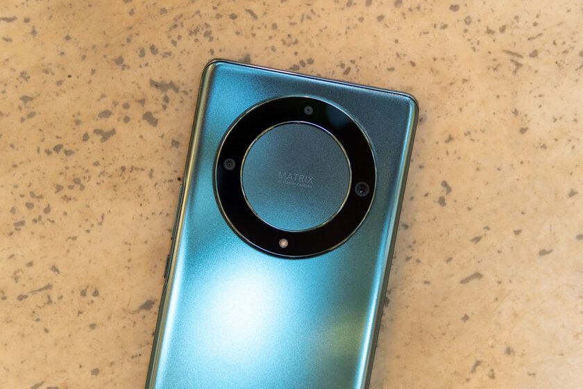 Нашёл компактный смартфон, который не хочется прятать в чехол. Обзор HONOR X9a — Отзыв спустя две недели использования. 1