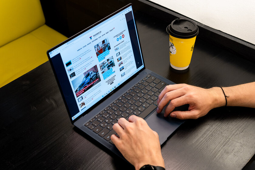 Всегда не любил Apple, но пришлось купить MacBook. Почему и что из этого вышло — честно и без прикрас