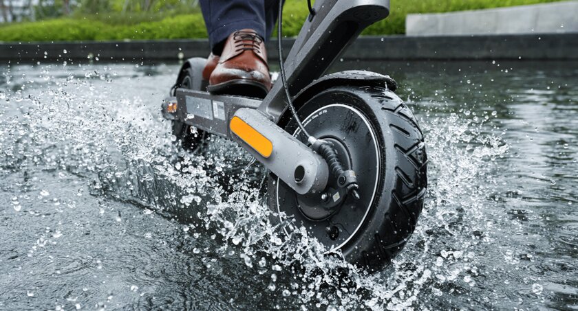 Дальность хода 70 км и скорость 25 км/ч: новый самокат Xiaomi Electric Scooter 4 Ultra