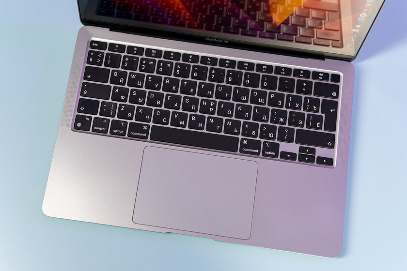 Всегда не любил Apple, но пришлось купить MacBook. Почему и что из этого вышло — честно и без прикрас