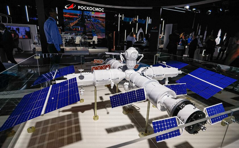 Роскосмос хочет сократить финансирование МКС: средства пойдут на РОС и высадку на Луну