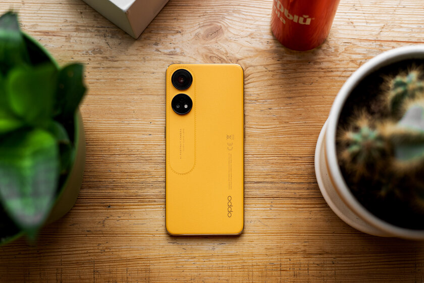 Странный, но хороший смартфон с микроскопом и кожей. Тестирую OPPO Reno8 T