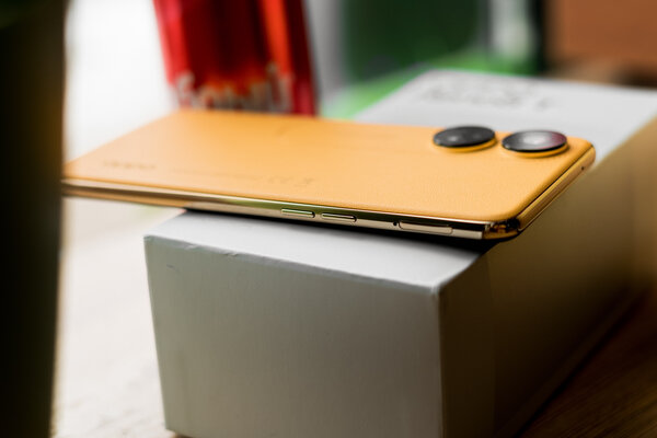 Странный, но хороший смартфон с микроскопом и кожей. Тестирую OPPO Reno8 T — Дизайн. 5