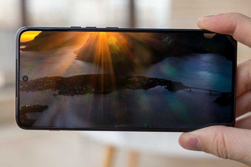Обзор ThinkPhone: реинкарнация ThinkPad в обличии смартфона? — Дисплей. 1