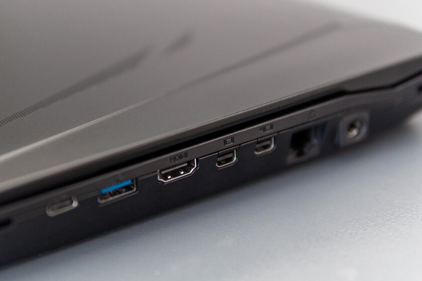 Настольный Intel внутри ноутбука. Обзор HIPER Gaming G16 — Дисплей. 13