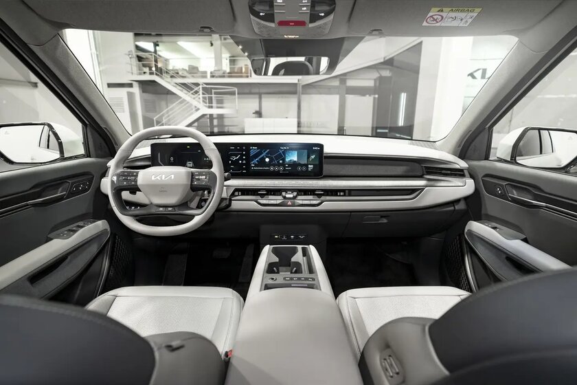 Kia представила флагманский электрокар: с необычным кузовом и очень комфортным салоном
