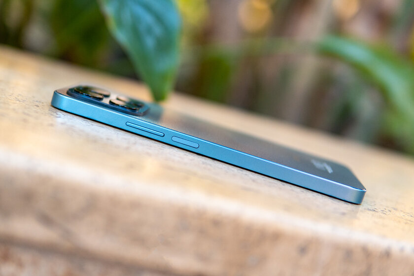 Нашёл недорогой смартфон с тончайшим обрамлением IPS-экрана. Обзор HONOR X8a — Внешний вид и дисплеи. 2