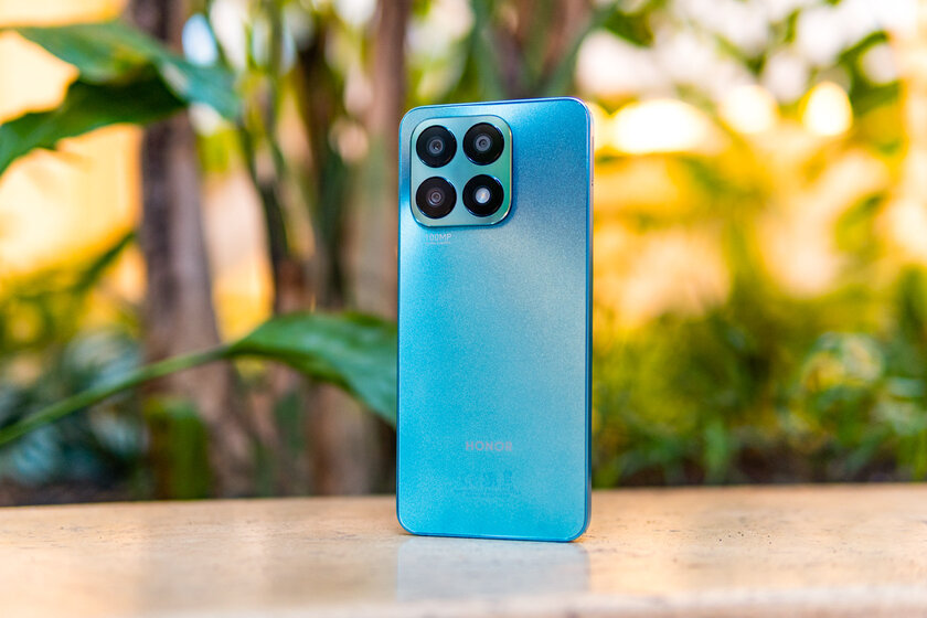 Нашёл недорогой смартфон с тончайшим обрамлением IPS-экрана. Обзор HONOR X8a — Внешний вид и дисплеи. 1