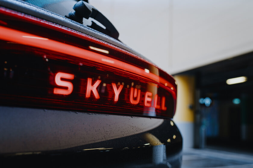 Большой. Просторный. Электрический. Обзор Skywell ET5