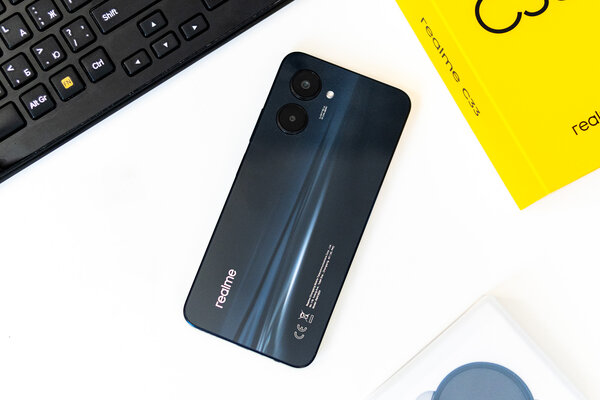 Рейтинг лучших смартфонов до 10 000 рублей: какой купить в апреле 2023 — 2. Realme C33 (4/64 ГБ). 1