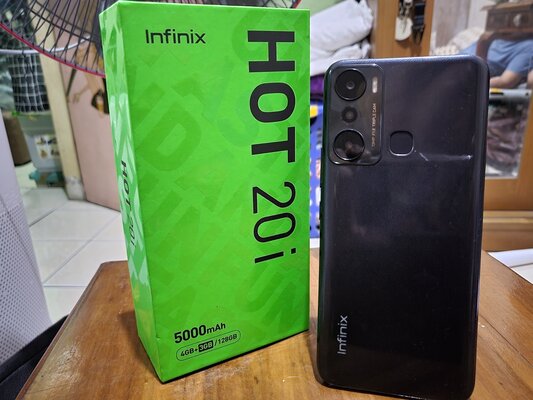 Рейтинг лучших смартфонов до 10 000 рублей: какой купить в апреле 2023 — 5. Infinix Hot 20i (4/64 ГБ). 2