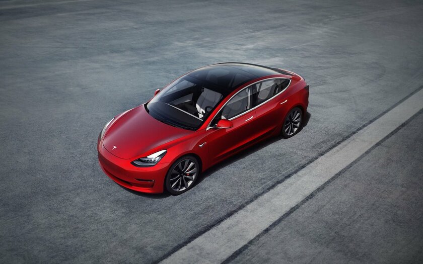 Хакеры выиграли Tesla Model 3 за взлом электрокара. На это ушло пару минут