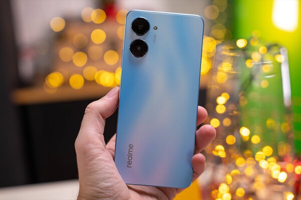 Рейтинг лучших смартфонов до 25 000 рублей: какой купить в апреле 2023 — 2. Realme 10 Pro 5G (8/128 ГБ). 2