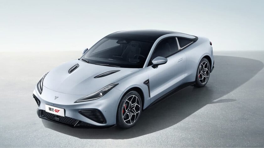 В Китае представили первое электрокупе на 4 места: выглядит круче Ferrari