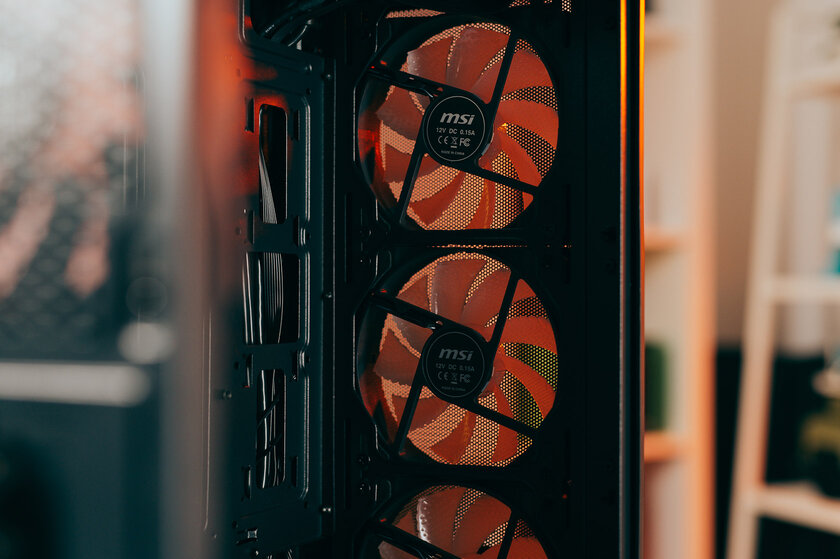 Пожалуй, лучший за свои деньги: обзор MSI MAG Forge M100R — Шасси и сборка. 5
