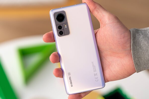 Рейтинг лучших смартфонов до 40 000 рублей: какой купить в апреле 2023 — 1. Xiaomi 12X (8/128 ГБ). 2
