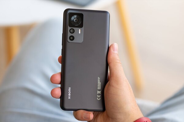 Рейтинг лучших смартфонов до 40 000 рублей: какой купить в мае 2023 — 3. Xiaomi 12T (8/128 ГБ). 1