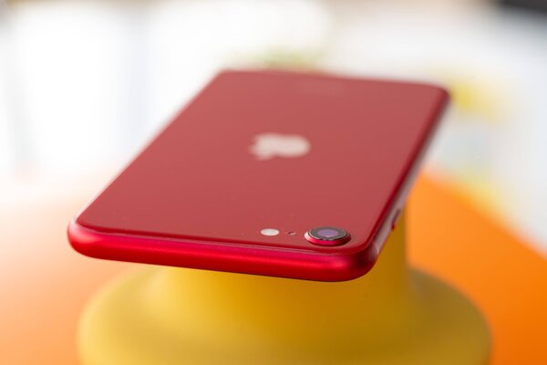 Рейтинг лучших смартфонов до 40 000 рублей: какой купить в апреле 2023 — 5. iPhone SE 2022 (64 ГБ). 3