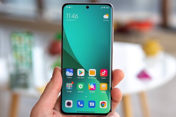 Рейтинг лучших смартфонов до 50 000 рублей: какой купить в мае 2023 — 4. Xiaomi 12 (12/256 ГБ). 2