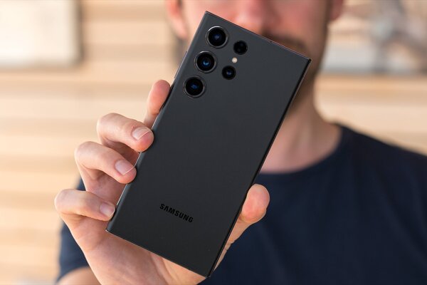 Рейтинг лучших флагманских смартфонов: какой купить в октябре 2023 — 1. Samsung Galaxy S23 Ultra. 2