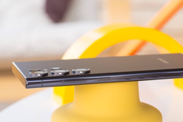 Рейтинг лучших флагманских смартфонов: какой купить в октябре 2023 — 1. Samsung Galaxy S23 Ultra. 3