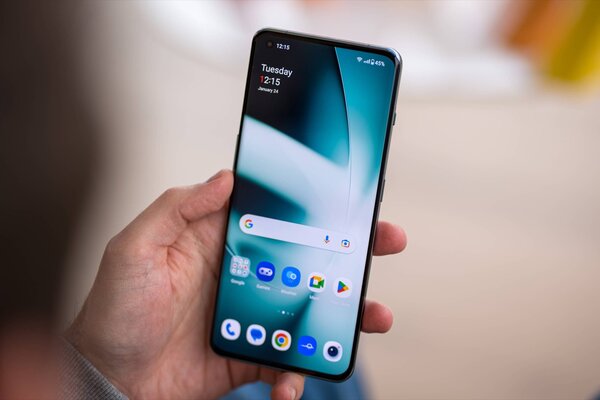 Рейтинг лучших флагманских смартфонов: какой купить в феврале 2024 — 5. OnePlus 11. 2