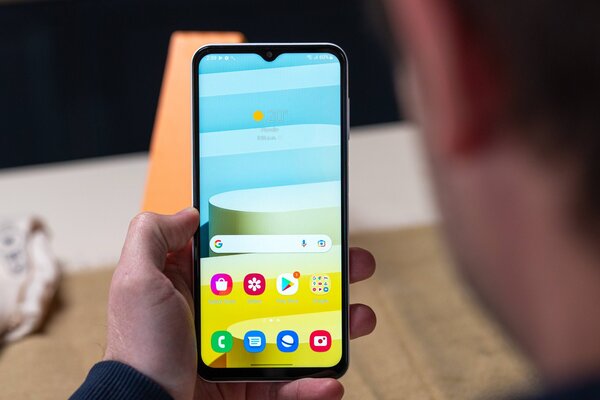 Какой смартфон купить в апреле 2023: рейтинг лучших моделей на любой бюджет — Дешёвые смартфоны до 10 000 рублей. 7