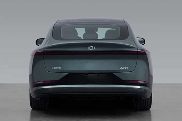 Changan представила конкурента Tesla Model 3, но на 10 тысяч долларов дешевле