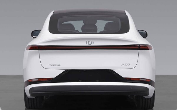 Changan представила конкурента Tesla Model 3, но на 10 тысяч долларов дешевле