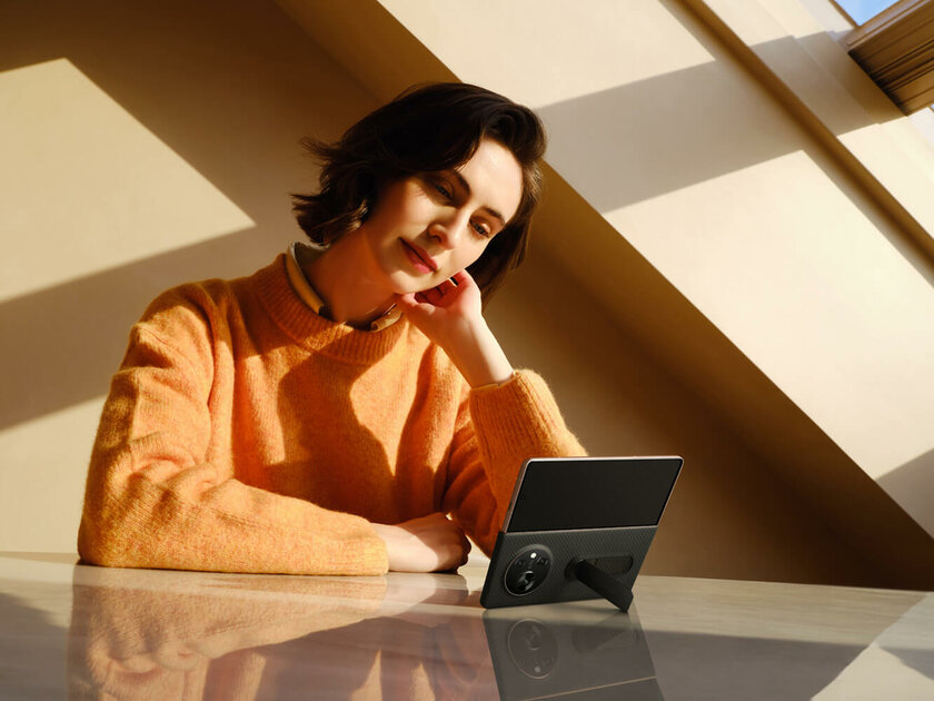 В Россию прибыл TECNO PHANTOM V Fold: гибкий флагман с серьёзной «начинкой»