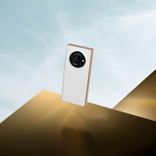 В Россию прибыл TECNO PHANTOM V Fold: гибкий флагман с серьёзной «начинкой»