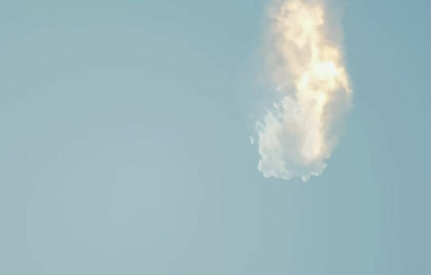 Высадка на Марс откладывается: самая крупная ракета SpaceX взорвалась в полёте