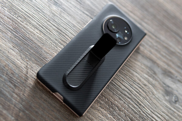 Первый складной. Обзор TECNO PHANTOM V Fold — Внешний вид и дисплеи. 12