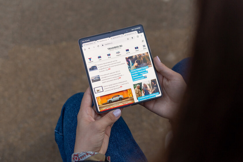 Первый складной. Обзор TECNO PHANTOM V Fold — Внешний вид и дисплеи. 8