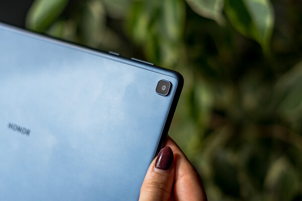 Нашёл хороший, но недорогой планшет для просмотра фильмов. Обзор HONOR Pad X8 — Внешний вид. 2