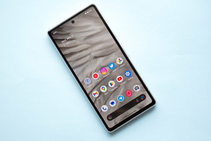 Обзор Google Pixel 7a — и хороший, и плохой одновременно. Но понравился — Дисплей. 1
