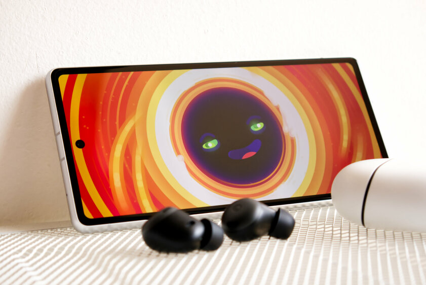 Обзор Google Pixel 7a — и хороший, и плохой одновременно. Но понравился — Дисплей. 2
