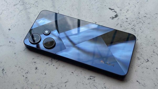 Недорогие и мощные: в России стартовали продажи смартфонов Infinix Hot 30 и Hot 30i