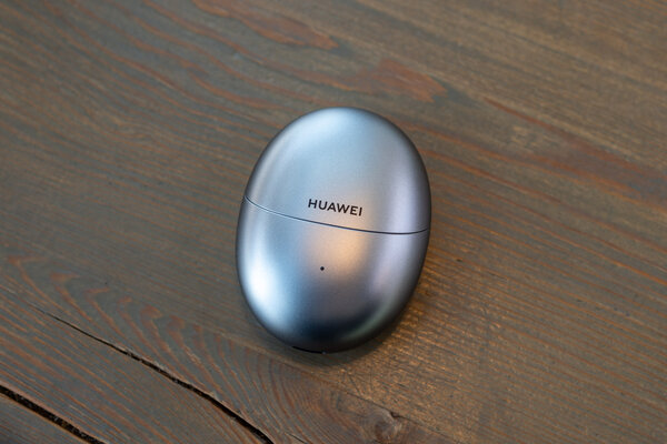 Huawei полностью переосмыслила формат TWS-наушников: обзор FreeBuds 5 — Дизайн и эргономика. 1