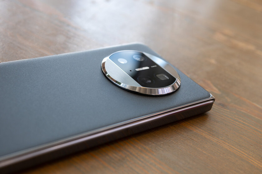 Это потенциально лучший складной смартфон из всех существующих. Обзор Huawei Mate X3 — Внешний вид и дисплеи. 4