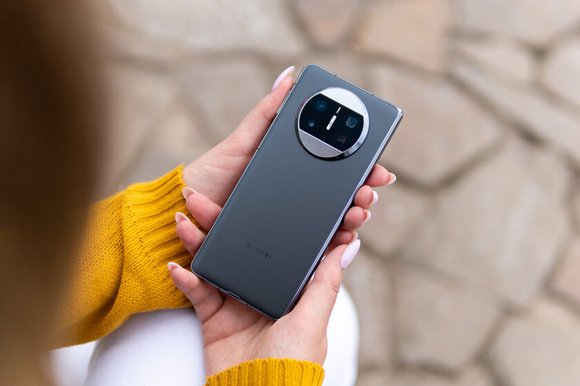 Это потенциально лучший складной смартфон из всех существующих. Обзор Huawei Mate X3 — Внешний вид и дисплеи. 3