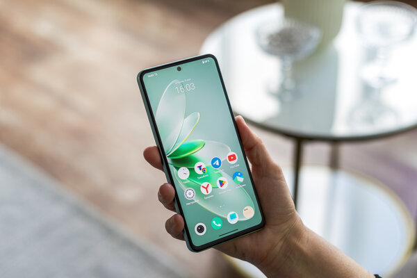 Два абсолютно разных смартфона из одной серии: обзор Vivo V27 и V27e — Экран. 2